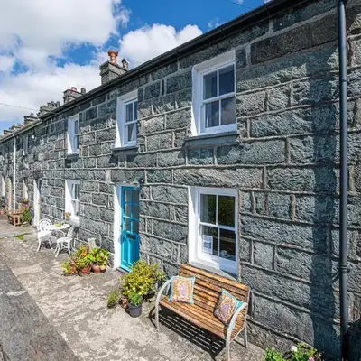 Stylish home from home with great views