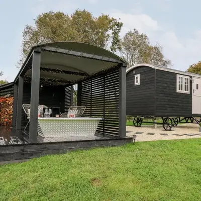 Dragonfly Shepherd's Hut