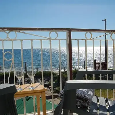 Sunny Side Up Beach House in Tywyn
