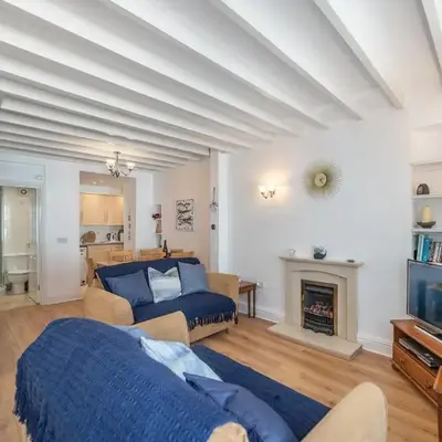 2 Bed in Aberdovey DY047