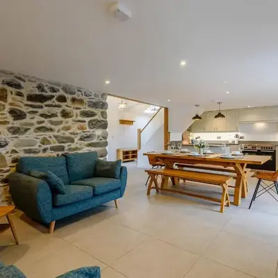 3 Bed in Llwyngwril 75025