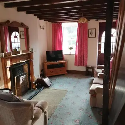 2 Rhys Terrace