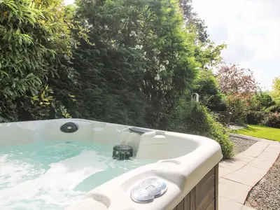a jacuzziificialificialificialificialificialificialificialificialificialificialificial at Wayside House in Craven Arms