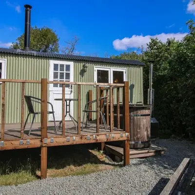 Aston - Shepherd Hut