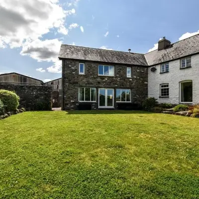 5 Bed in Lower Chapel 90660
