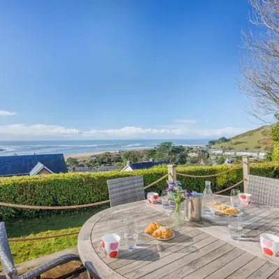 4 Bed in Aberdovey DY013