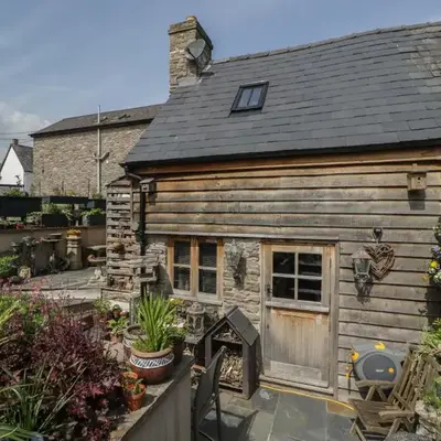 Hoarders Cottage