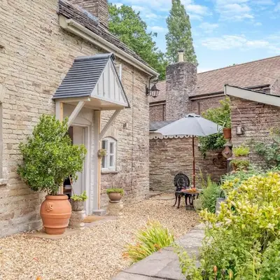 1 Bed in Newton St Margarets 93134