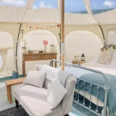 Luxury Stargazing Glamping - Seren Hardd with Hot Tub