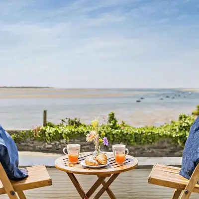2 Bed in Aberdovey DY011