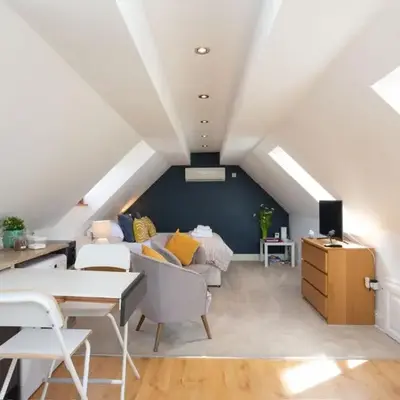 Stunning studio flat with dedicated private garden