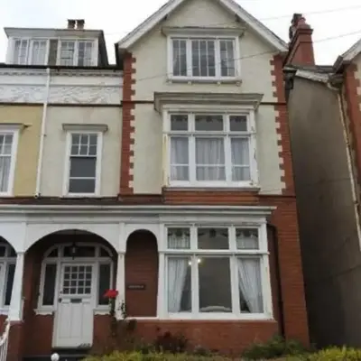 Abergwaun APT 1
