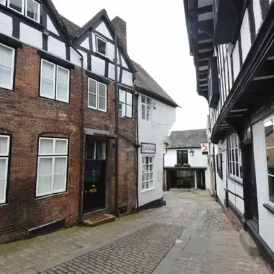 Stay in History 13th Century Gem in Central Shrewsbury!