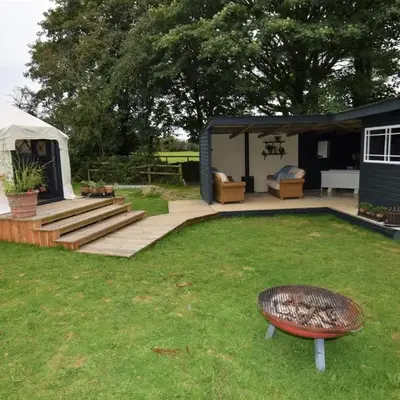 1 Bed in Rhydowen 85415
