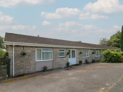 Gallery image of Nuthatch Cottage at Riverside Lodge in Rhayader