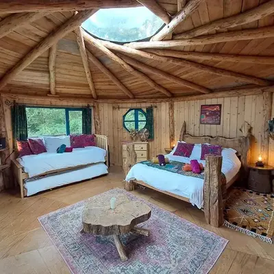 Magical Offgrid Roundhouse in Eryri