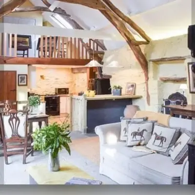Glovers cottage private hot tub and super king
