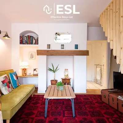 2 Bed Townhouse with Garden & Parking