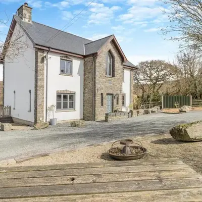 5 Bed in Ystrad Meurig oc-r31133