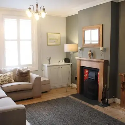 Charming 4-Bed in Llangollen