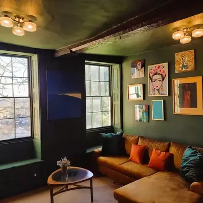 The Old House Apartment