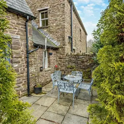 2 Bed in Pentre Bach oc-b30875