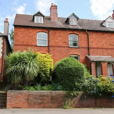 157 Watling Street South