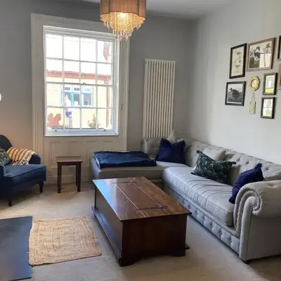 Town centre Victorian period 3 bedroom home