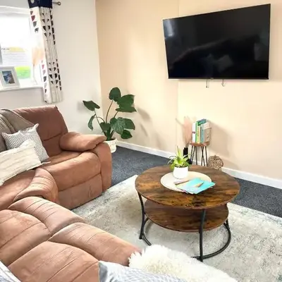 Modern 1 Bed Apartment Sleeps 2