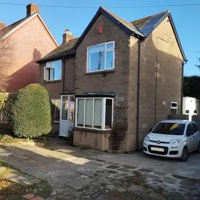 Spacious 4 bed home to sleep 9