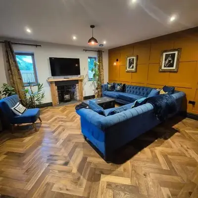 Luxurious 5-Bedroom House Rental with Scenic Countryside Views
