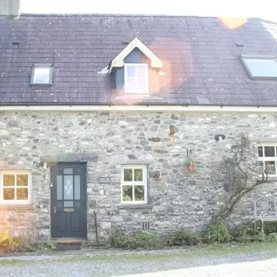 Abbey Cottages - Buzzards Watch
