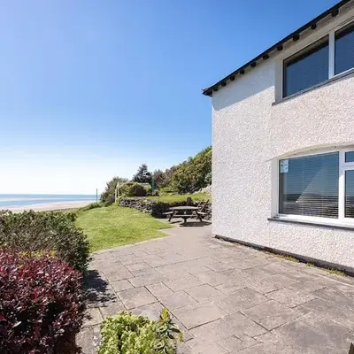 3 Bed in Aberdovey DY024