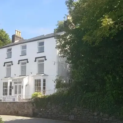 Byrdir House