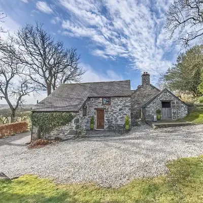 Beautiful 16th Century Ty Cerrig Cottage
