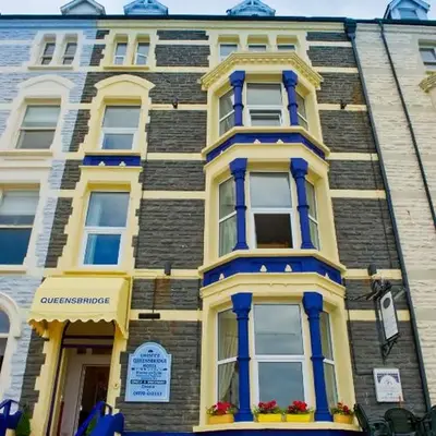 Queensbridge Hotel