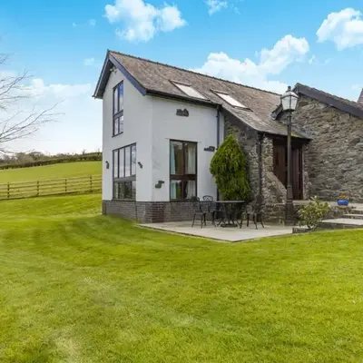 2 Bed in Caersws oc-waa322