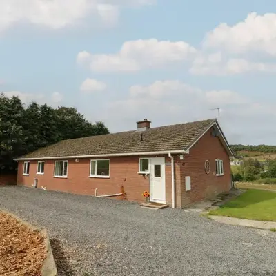 Glanyrafon Bungalow