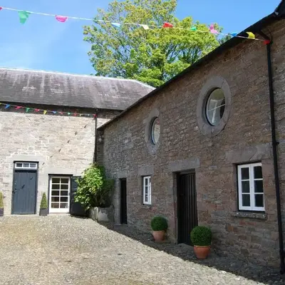 Glanhenwye Courtyard Cottages