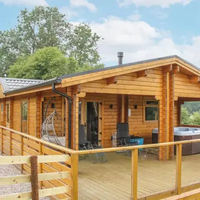 Manor Farm Lodges - Red Kite Lodge