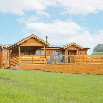 Manor Farm Lodges - Dragon Lodge