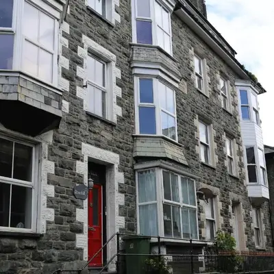 Central Barmouth Town House - Near Beach - Sleeps up to 16!