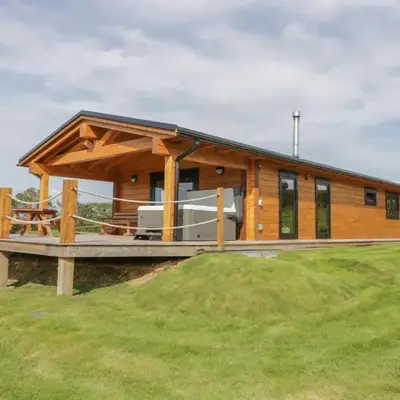 Bryn Eiddon Log Cabin