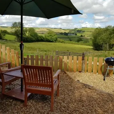 Cozy Cabin Retreat - Sleeps 2 & a Child