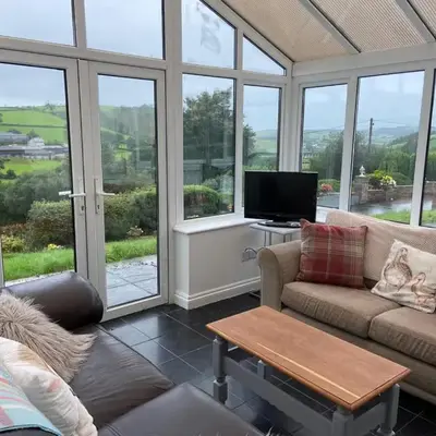 4 bedroom bungalow in peaceful countryside with log burner - Talar Deg