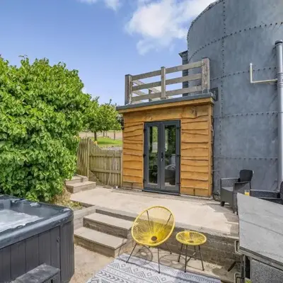 1 Bed in Aberaeron oc-bow300