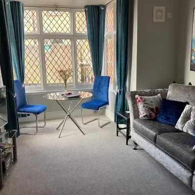 Rooftops - bijou sister apartment to Assembly View - free parking permit provided