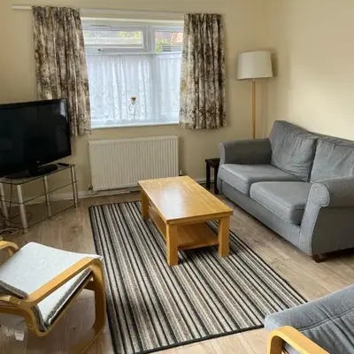 Large Ground floor apartment in the heart of Church Stretton with free parking