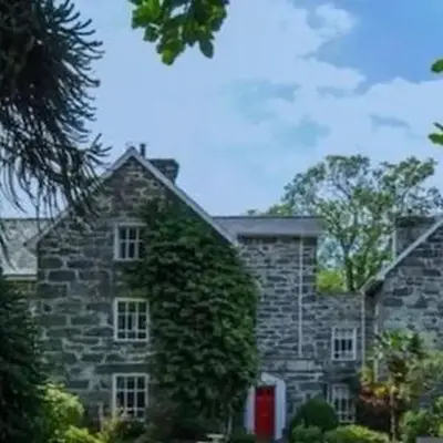 Cae Nest Hall