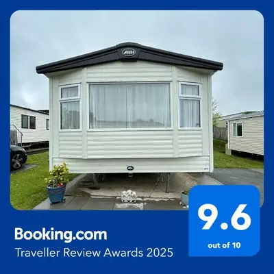 Delightful 2 bedroom Caravan
